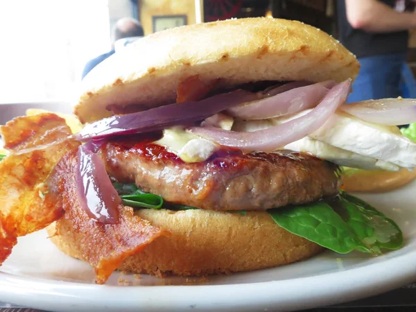 Sandwich Gefüllte Zwiebeln Fleisch Service — Stockfoto