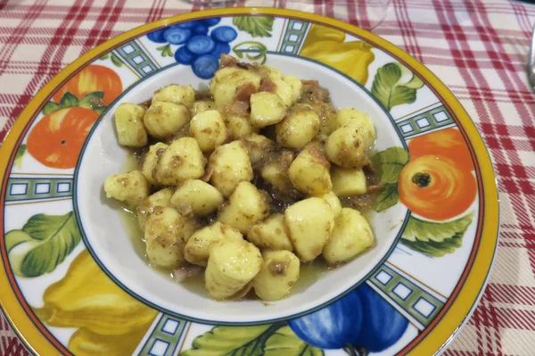 Ñoquis Con Salsa Tomate Champiñones Porcini —  Fotos de Stock