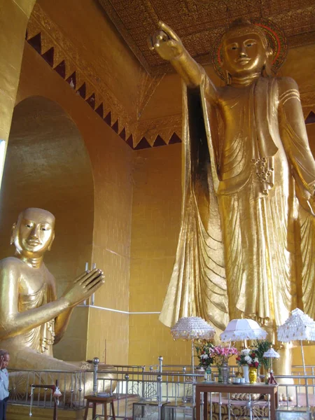 Zwei Buddha Statuen Myanmar — Stockfoto