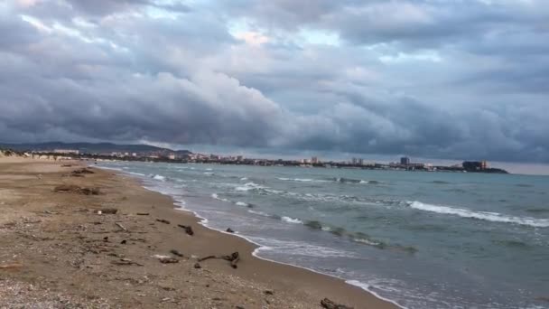 Boos regenachtige wolken — Stockvideo