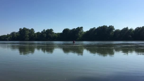 Rivière paisible en Russie 