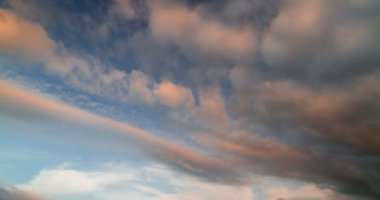 Güzel gün batımı, soyut doğa arka plan bulutlara