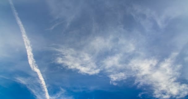 Las Nubes Mueven Rápido Desaparecen Con Oscuridad — Vídeo de stock