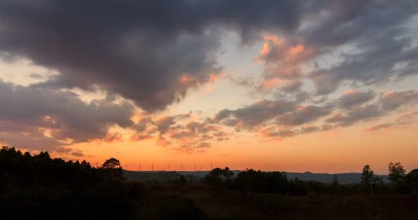 Wind Turbine Zonsondergang Time Lapse — Stockvideo