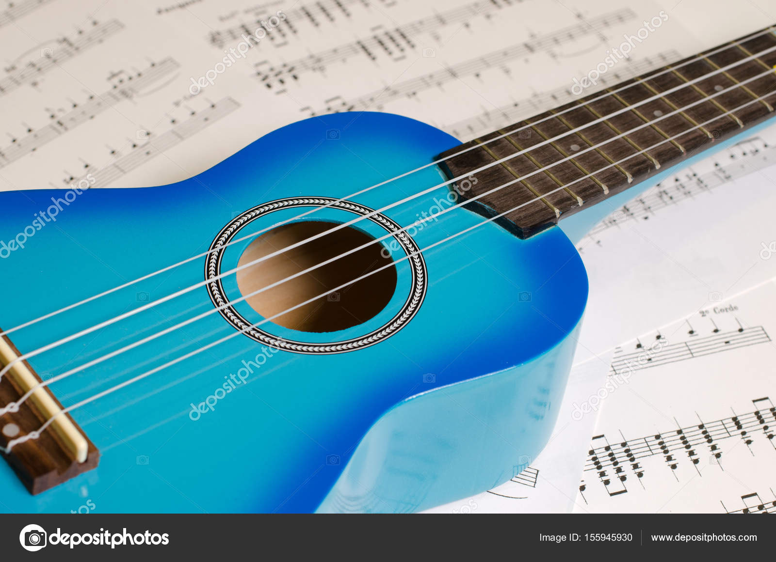 シート音楽の背景に青いギター ストック写真 C Rocklights シート音楽の背景に青いギター ストック写真 C Rocklights