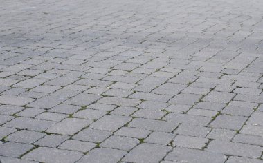 Gri taş bloklar olan yol açtı