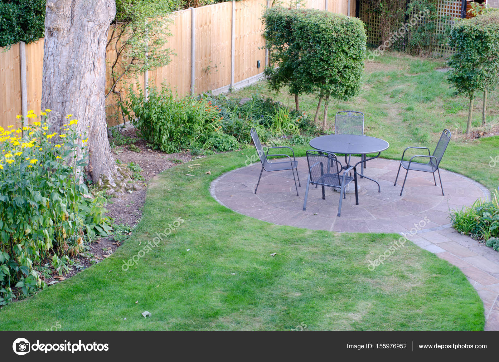 Circular Garden Bench Seat Circular Garden Patio With Table And