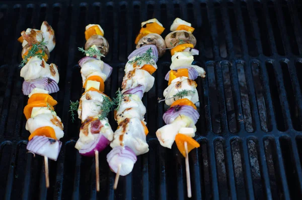 Poulet kebabs cuisson — Photo