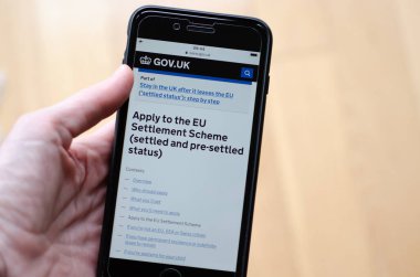 Cebelitarık 23 Ocak 2020: Hükümetin internet sitesinde Uk 'ta Yerleşik statüye nasıl başvurulacağını gösteren başvuru sayfası