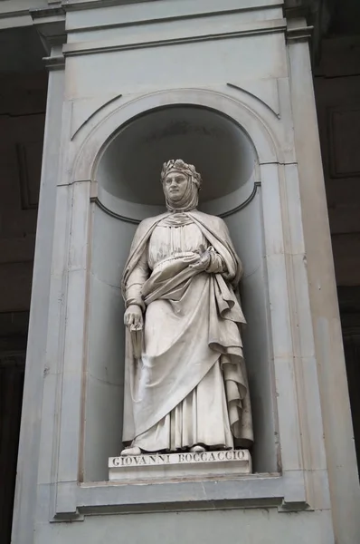 Statue of Giovanni Boccaccio — Stock Photo, Image