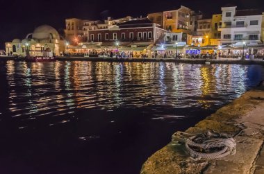 Eski venecian port of Chania, Crete gecede.