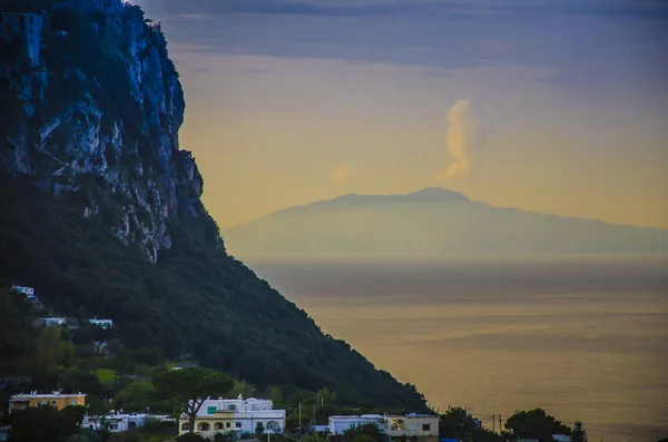 Vista da costa da ilha de Capri a partir do Vesúvio Vol — Fotografia de Stock