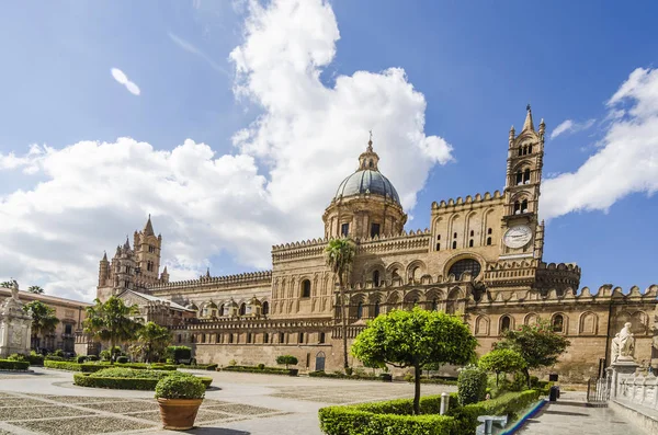 Panorámica de la catedral de Palermo Sicilia — Foto de Stock