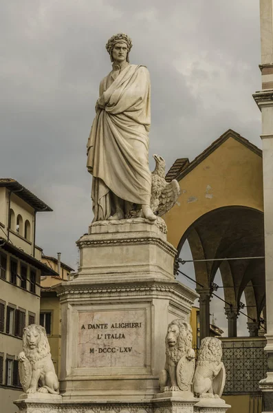 Statyn hyllning till far till det italienska språket Dante Aligh — Stockfoto