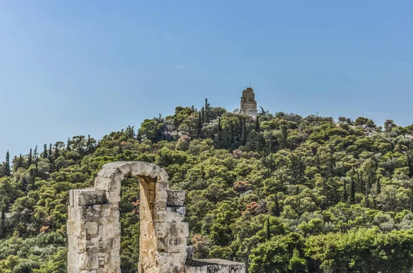 Monumento a filopappos e teatro Odeon — Fotografia de Stock