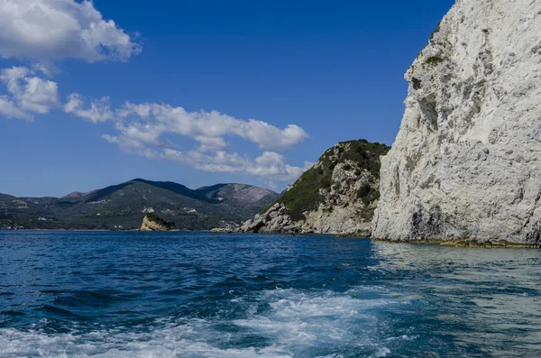 View of the island of zakynthos from the sea — Stock Photo, Image