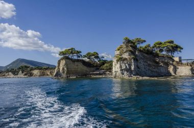 plaj arasındaki dağlık promontories zakynthos