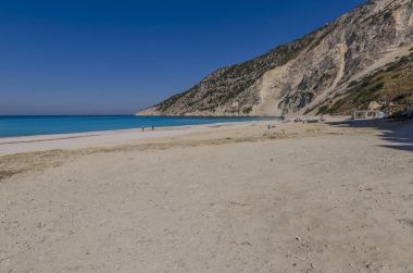 Myrtos Kefalonia plajının panoramik manzarası