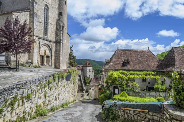 La iglesia de san cirq lapopie — Foto de Stock