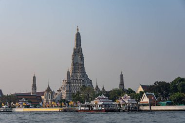 Chao Phraya Nehri'nin ve Wat Chaeng Tapınağı Bangkok Tayland