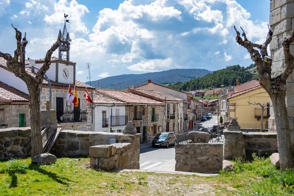 Rua principal da aldeia de Villatoro. Castilla la Mancha. Espanha — Fotografia de Stock