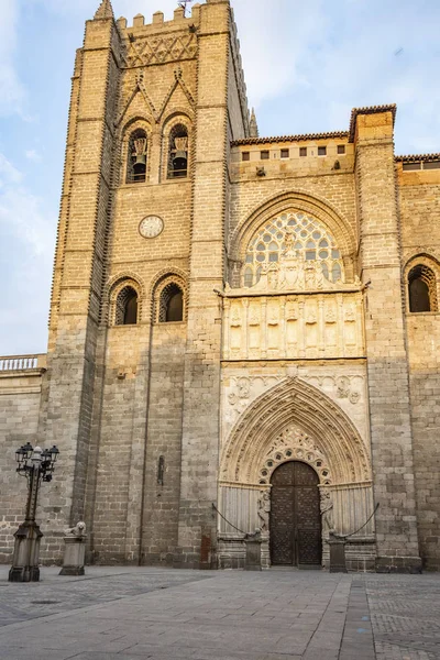 Fachada de la Catedral de Ávila. España — Foto de Stock