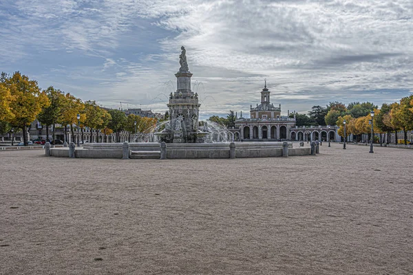 Plaza de San Antonio en la ciudad de Aranjuez. Comunidad de Madrid España — Foto de Stock