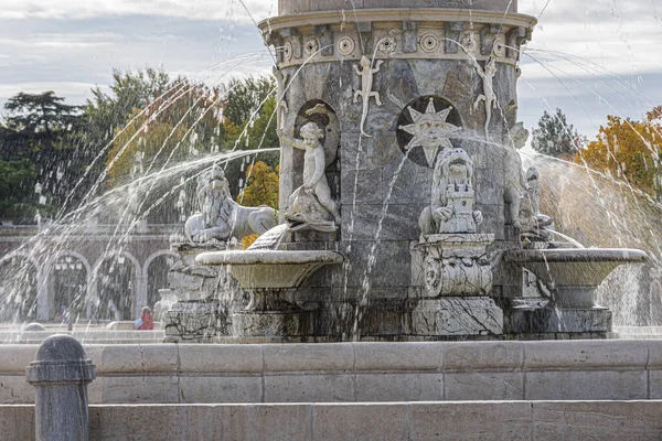 Detail fontány Venuše nebo Floriblanca na Plaza de San Antonio.Aranjuez. komunita šíleného Španělska — Stock fotografie