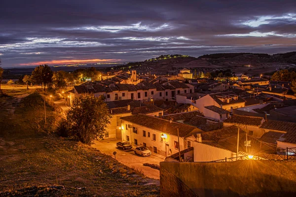 Noční pohled na okraj města Chinchon. Madrid. Španělsko — Stock fotografie