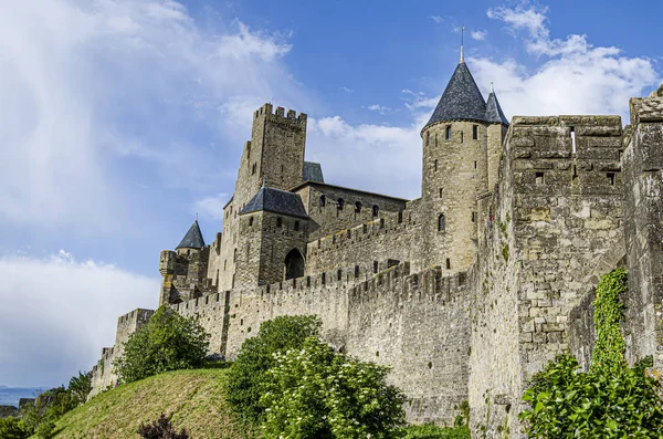 Vista parcial das paredes do castelo de carcassonne — Fotografia de Stock