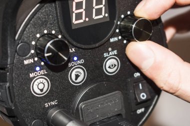 El şeker çubuğu flaş ışığı ayarlar