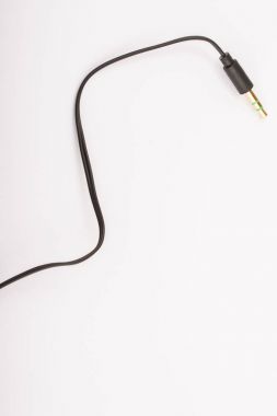Beyaz bir arka plan üzerinde 3,5 mm kulaklık jakı