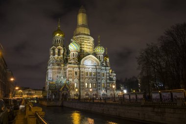 Kıyamet Tapınağı nın kurtarıcı dökülmüş kan Rusya. St. Petersburg. gece Nehri