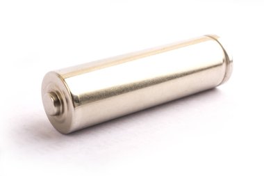 Bir pil. Enerji kaynağı ekipman. Beyaz arka plan üzerinde izole.