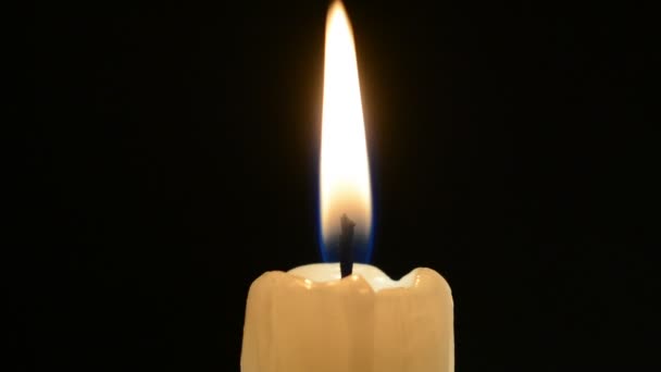 在黑色背景上的蜡烛 — 图库视频影像