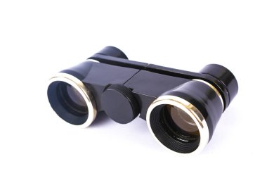 Beyaz arkaplanda izole edilmiş klasik dürbünler