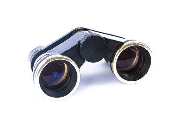 Beyaz arkaplanda izole edilmiş klasik dürbünler