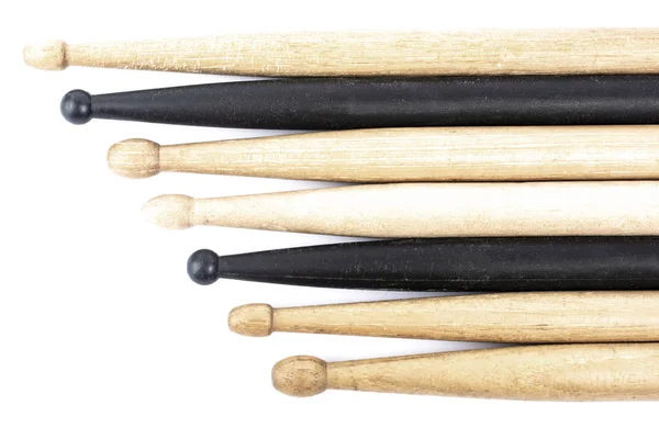 Viele Drum Sticks in zwei Farben isolieren — Stockfoto