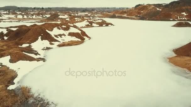 Um poço de areia deserta no inverno — Vídeo de Stock