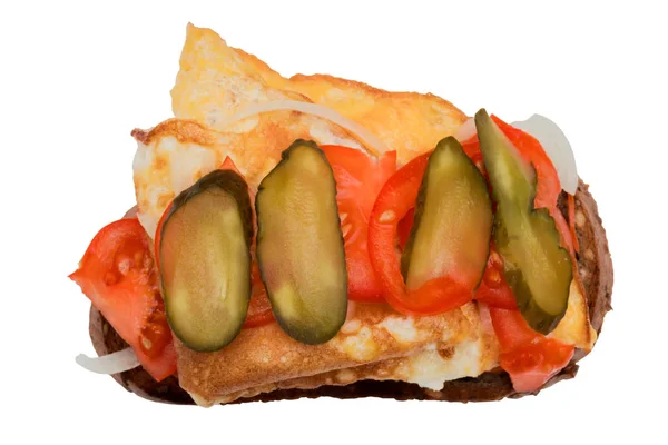 Бутерброд Яєчнями Шинкою Помідорами Цибулею Маринованими Огірками — стокове фото