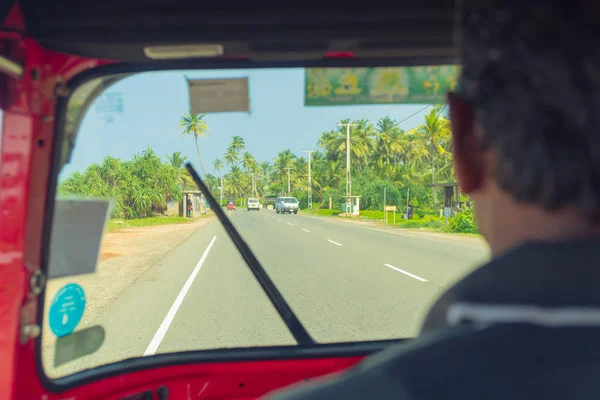 März 2018 Hikkaduwa Sri Lanka Tuk Tuk Fahrer Cockpit — Stockfoto