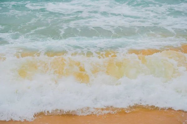 Blauwe Golven Van Oceaan Geel Zand Van Het Strand — Stockfoto