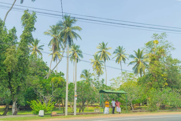 Marzo 2018 Sri Lanka Hikkaduwa Gente Parada Autobús —  Fotos de Stock