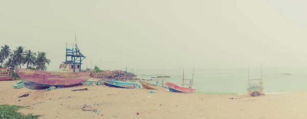 Een Houten Vissersboot Niet Een Zandstrand — Stockfoto