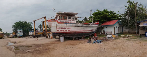 Merissa Sri Lanka Mars 2018 Stora Träfartyg Fiskare Stranden — Stockfoto