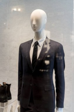 Moskova. - Rusya. 2 Aralık 2019. Vitrindeki manken.. 