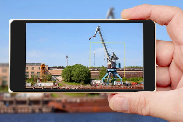 Construction Crane Screen Smartphone Cranes Operate River Port Cargo Port — Stock Photo, Image