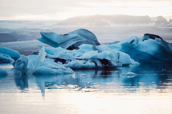 Islandia Laguny Jokulsarlon Lodowców Lodu Fragmentu Zachodzie Słońca — Zdjęcie stockowe