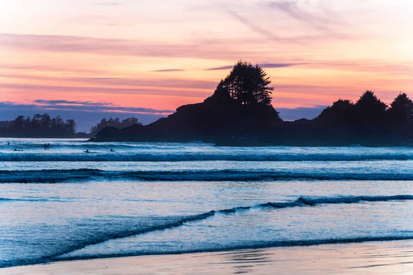 Tofino Harbour, Vancouver Island. Brits Columbia, Canada. Cox Bay strand bij zonsondergang — Stockfoto