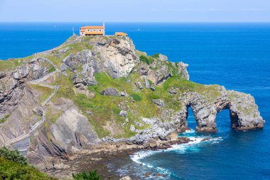 İspanya, Bask ülkesi, San Juan de Gaztelugatxe, adacık manzarası